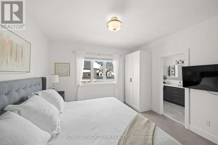 29445575/143-avro-circle/cfb-rockcliffe-and-area/ottawa/ontario/K1K4K7_24