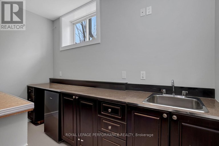 29660166/1285-livingstone-avenue/alta-vista/ottawa/ontario/K1H7P7_28