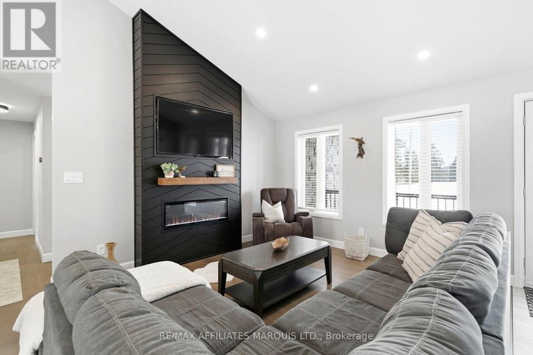 29382188/6836-james-crescent/south-glengarry-charlottenburgh-twp/south-glengarry/ontario/K0C2E0_9