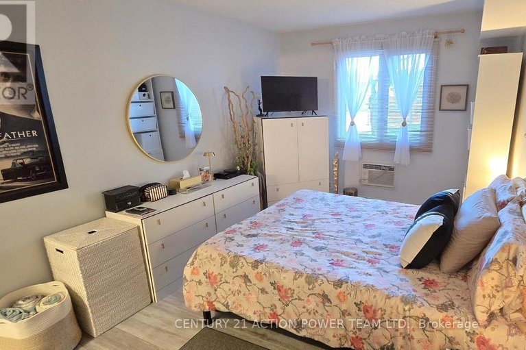 29632846/110-316-savard-avenue/vanier/ottawa/ontario/K1L7S2_17