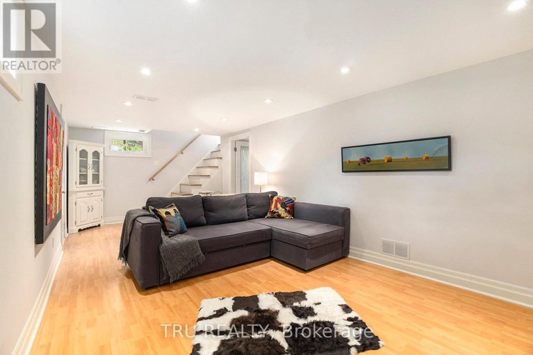 28633554/36-bullock-avenue-ne/ottawa-east/ottawa/ontario/K1S1H1_22