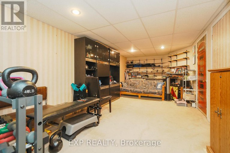 28800612/36-keewatin-crescent/borden-farmstewart-farmcarleton-heightsparkwood-hills/ottawa/ontario/K2E6Z1_28