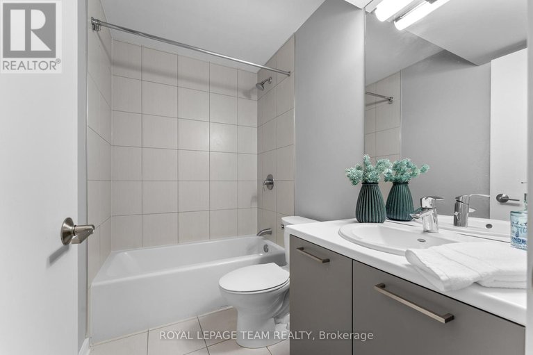 28689436/250-sunnyridge-crescent/emerald-meadowstrailwest/ottawa/ontario/K2M0H3_42
