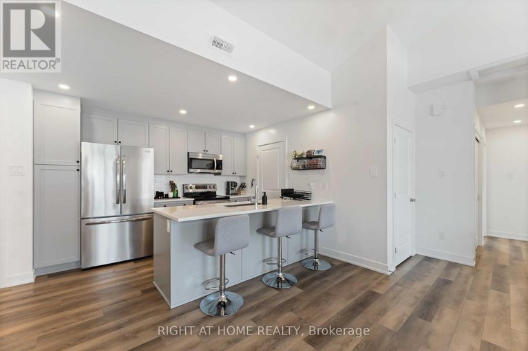 29417771/b-380-rolling-meadow-crescent/mer-bleuebradley-estatesanderson-park/ottawa/ontario/K1W0S1_8