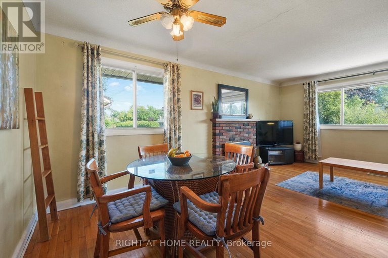 28854766/205-withrow-avenue/meadowlandsst-claire-gardens/ottawa/ontario/K2G2J8_17