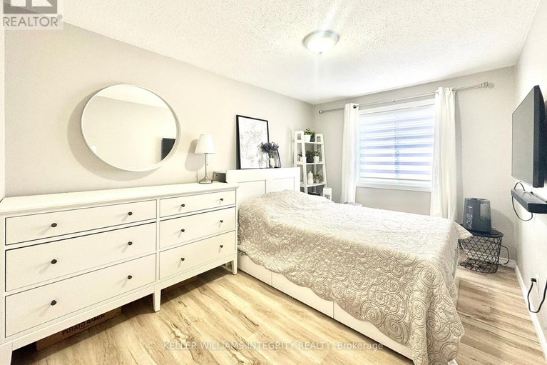 28154215/22-1584-hoskins-crescent/fallingbrookpineridge/ottawa/ontario/K4A2J1_14