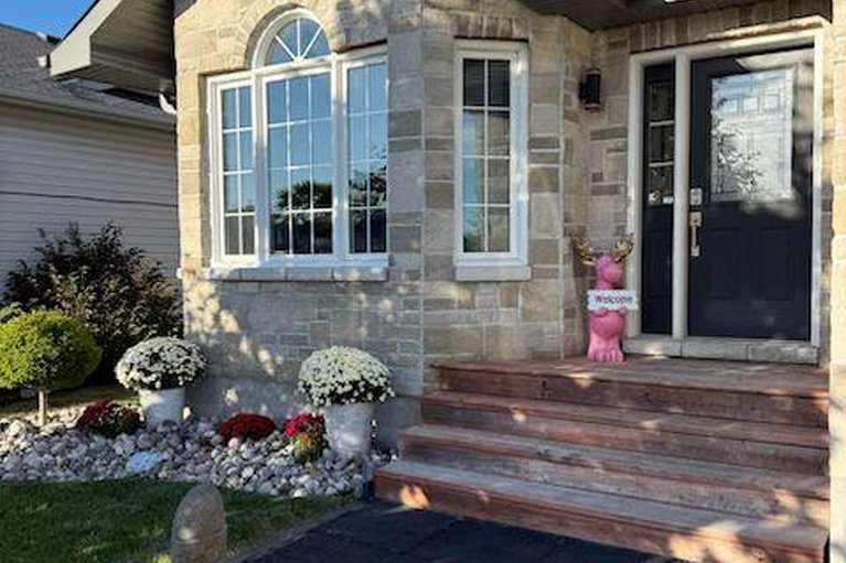 29651491/139-raina-way/kemptville/north-grenville/ontario/K0G1J0_29