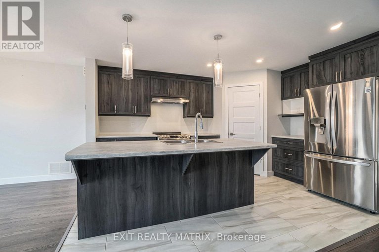 28356025/d-5-flagstone-private-lane/north-stormont-finch-twp/north-stormont/ontario/K0A1R0_9