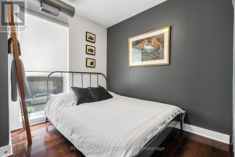 29635682/102-360-cumberland-street/lower-townbyward-market/ottawa/ontario/K1N0B1_17