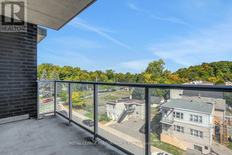 28861929/413-7-marquette-avenue/vanier/ottawa/ontario/K1L8A7_16
