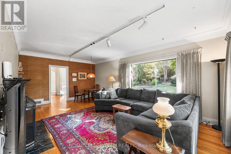 29064217/516-kenwood-avenue/mckellarhighland/ottawa/ontario/K2A0L6_16