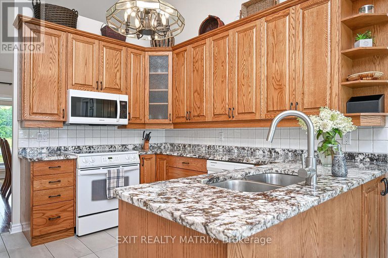 28117535/2158-old-prescott-road/osgoode-twp-north-of-reg-rd-6/ottawa/ontario/K4P1L9_8