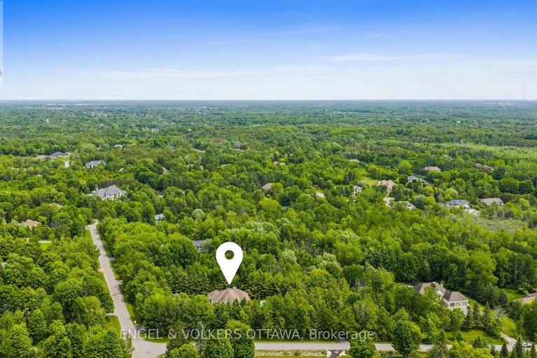 28466123/5800-queenscourt-crescent/manotick-east-to-manotick-station/ottawa/ontario/K4M1K3_48