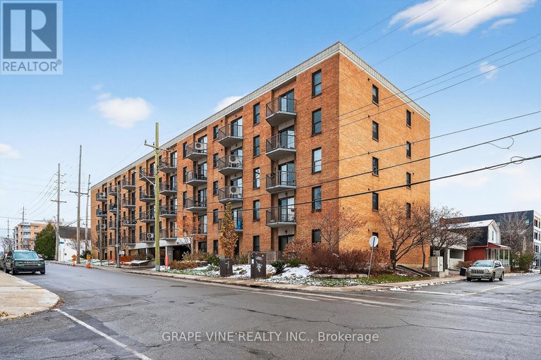 29143791/102-50-burnside-avenue/mechanicsville/ottawa/ontario/K1Y2M2_1
