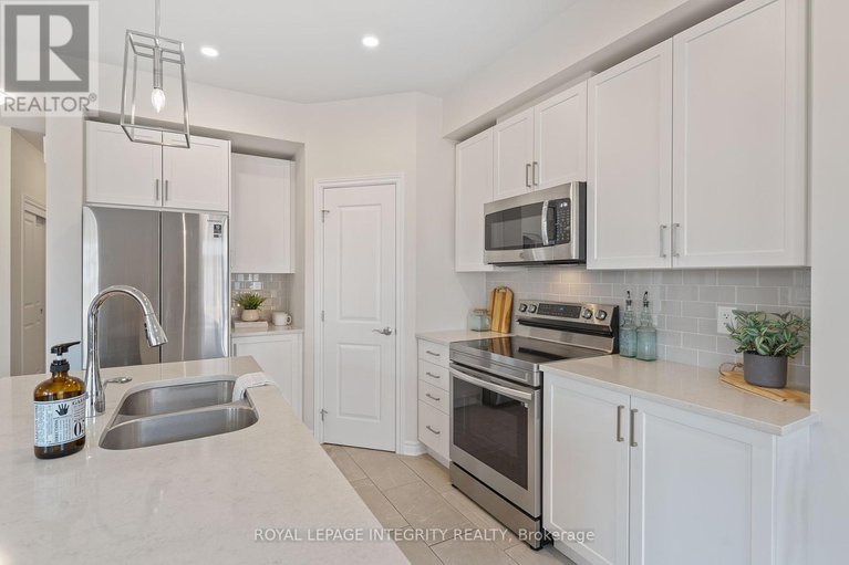 28817438/508-escapade-private/blossom-parkkemp-parkfindlay-creek/ottawa/ontario/K1X0J1_5