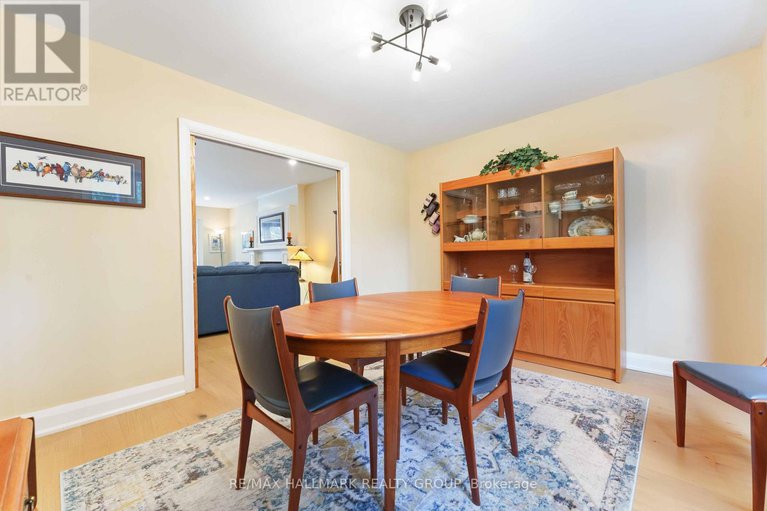 29123491/19-kingsford-crescent/beaverbrook/ottawa/ontario/K2K1T5_9