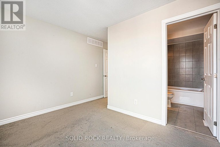 28733249/42-150-walleye-private/half-moon-bay/ottawa/ontario/K2J6R2_12