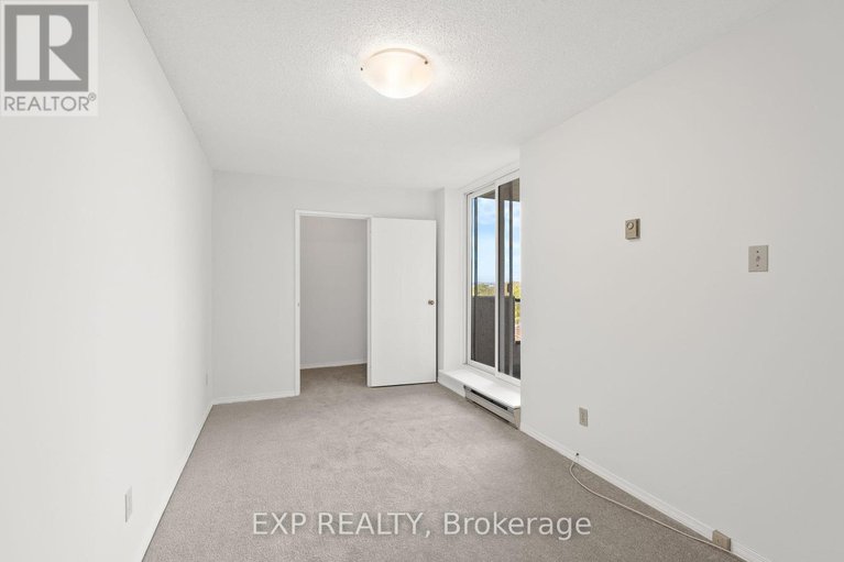28981551/903-1705-playfair-drive/playfair-park/ottawa/ontario/K1H8P6_28