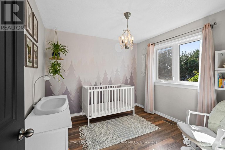 28834726/1095-boucher-crescent/manotick-south-to-roger-stevens/ottawa/ontario/K4M1B3_22