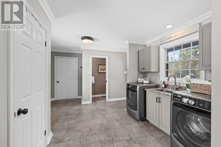 29403241/5557-pettapiece-crescent/manotick-village-manotick-estates/ottawa/ontario/K4M1C5_23