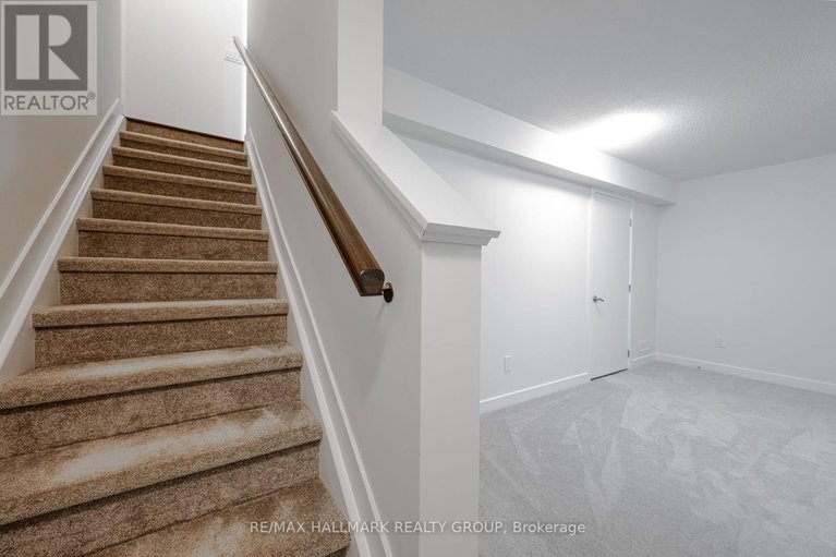 28470384/6357-perth-street/btwn-franktown-rd-fallowfield-rd/ottawa/ontario/K0A2Z0_31