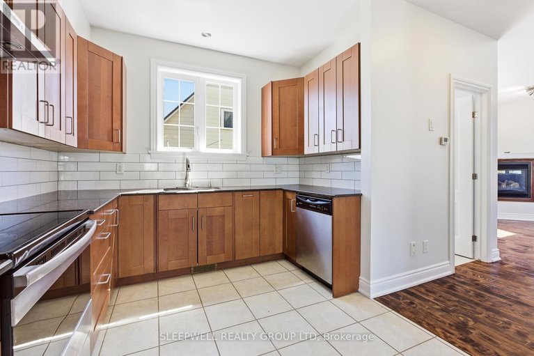 29643563/54-christie-street/west-centre-town/ottawa/ontario/K1R0A9_13