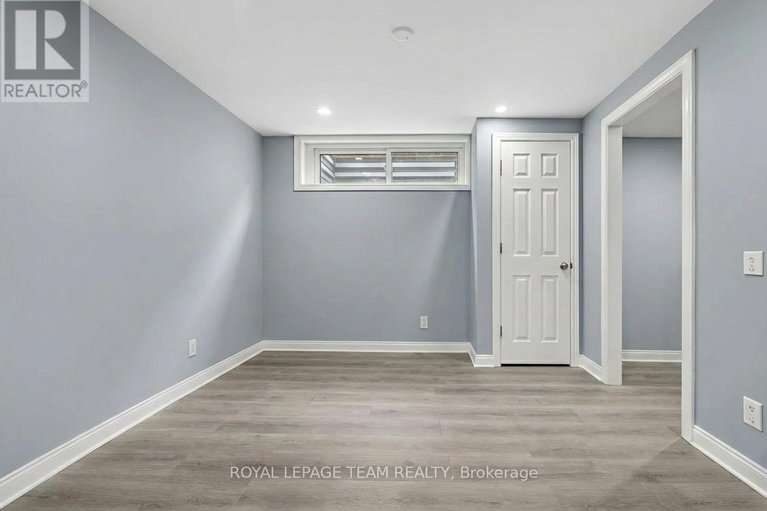 29334778/1723-carling-avenue-suite-1/ottawa/ontario/K2A1C8_17