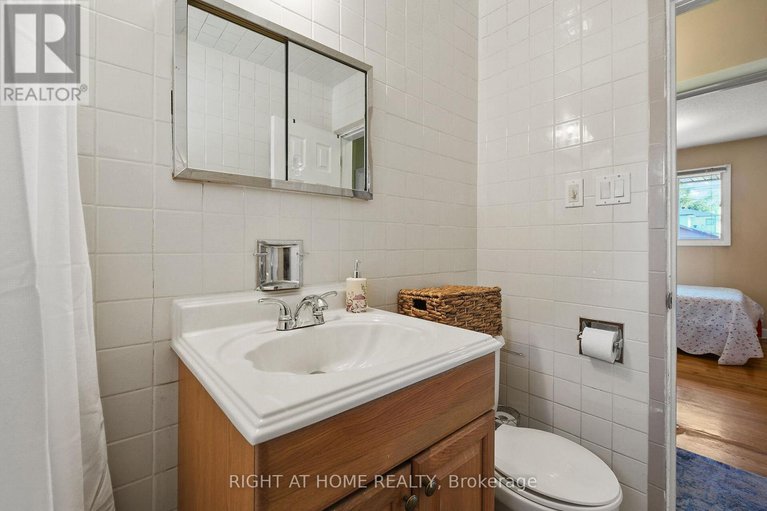 28854766/205-withrow-avenue/meadowlandsst-claire-gardens/ottawa/ontario/K2G2J8_33