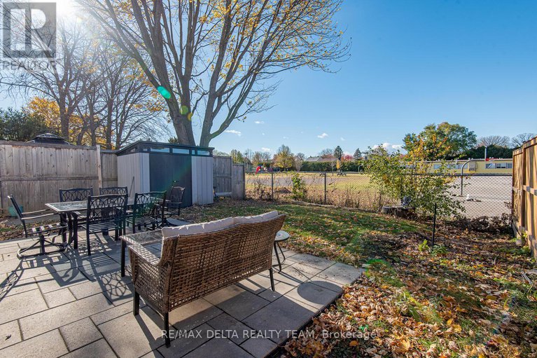 29081598/276-turnstone-court/chatelaine-village/ottawa/ontario/K1E2V2_29