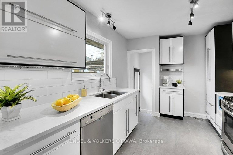 29600889/863-duberry-street/mckellar-heightsglabar-park/ottawa/ontario/K2A3T2_12