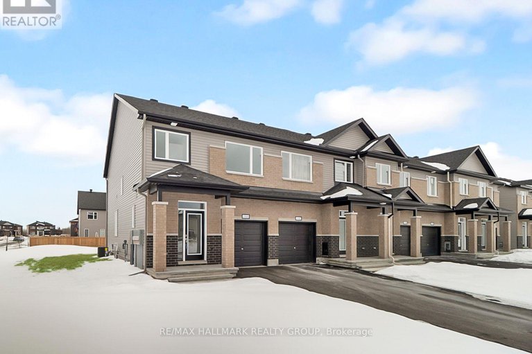 29360428/1944-hawker-private/huntley-ward-south-east/ottawa/ontario/K2M0M5_2