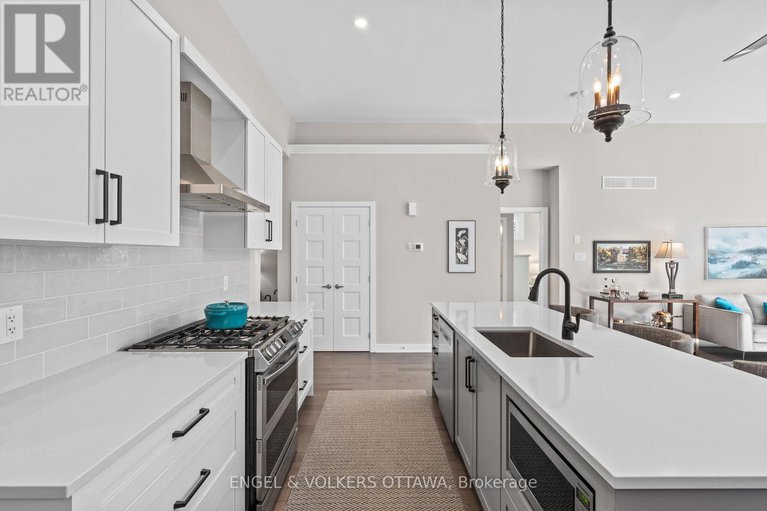 28965370/213-blackhorse-drive/north-grenville-twp-kemptville-south/north-grenville/ontario/K0G1J0_9