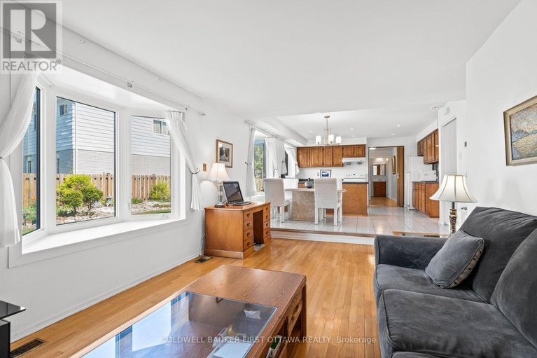28315563/16-denewood-crescent/pineglencountry-place/ottawa/ontario/K2E7G5_14