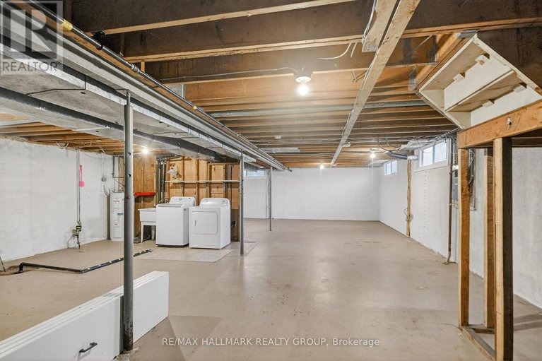 28940176/3-sutton-place/city-viewskylinefisher-heightsparkwood-hills/ottawa/ontario/K2E5G1_22