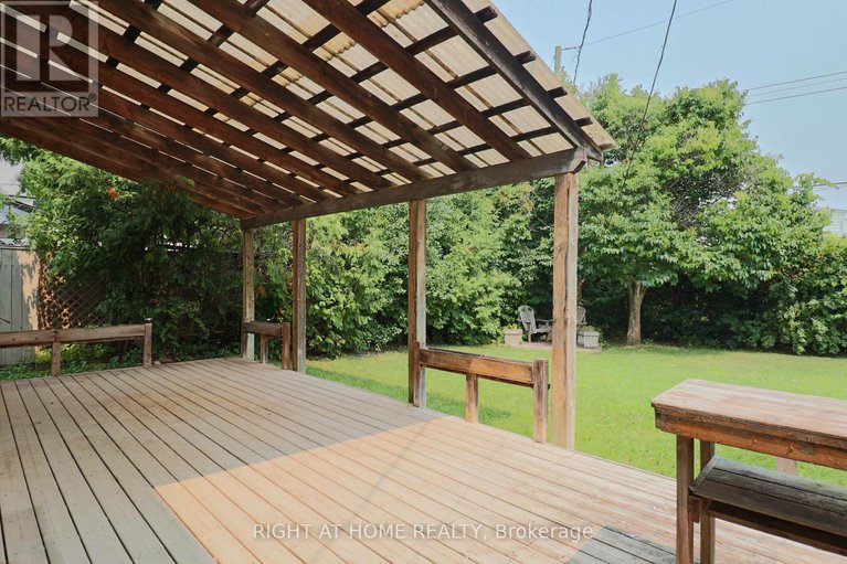 28688243/841-thorndale-drive/riverside-park-south/ottawa/ontario/K1V6Y1_28