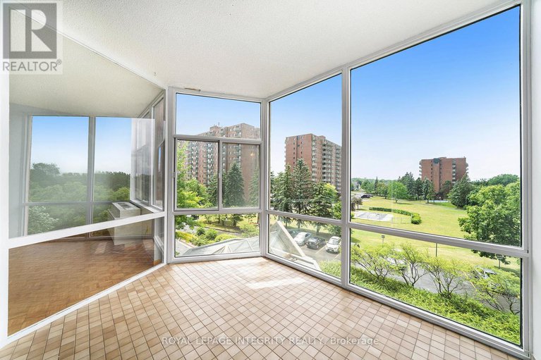 28635205/407-2759-carousel-crescent/emerald-woodssawmill-creek/ottawa/ontario/K1T2N5_14