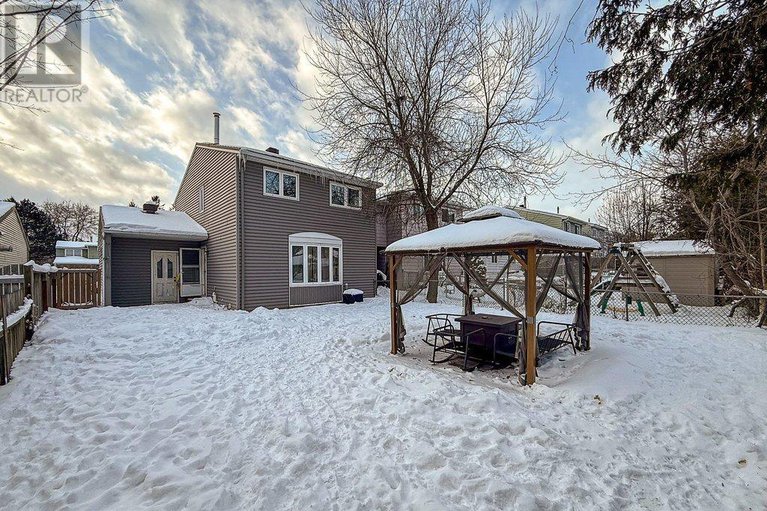 29284371/2390-rondel-street/blackburn-hamlet-south/ottawa/ontario/K1B4M2_33