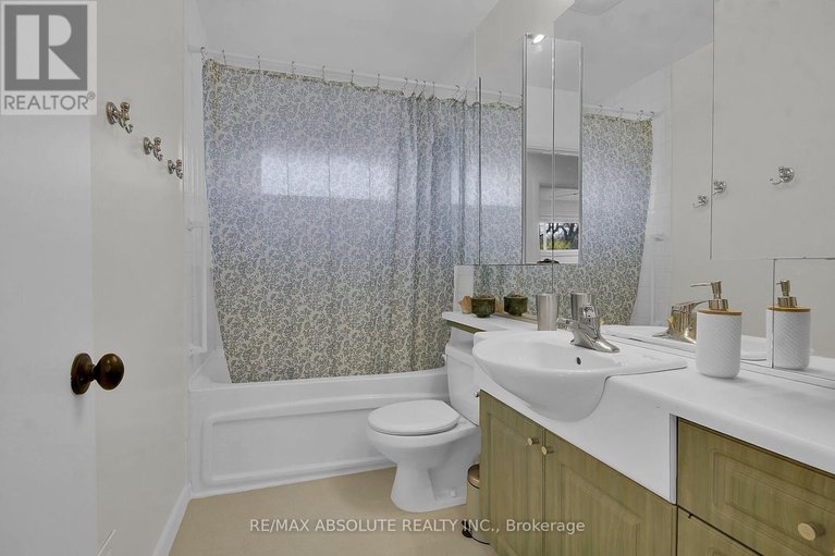 29679102/731-dovercourt-avenue/mckellarhighland/ottawa/ontario/K2A0W9_23