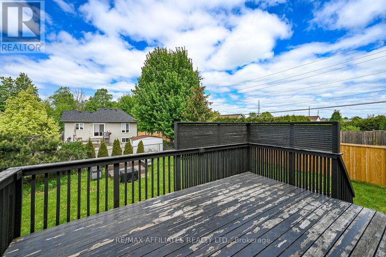 28567614/30-lee-avenue/smiths-falls/smiths-falls/ontario/K7A0A2_28