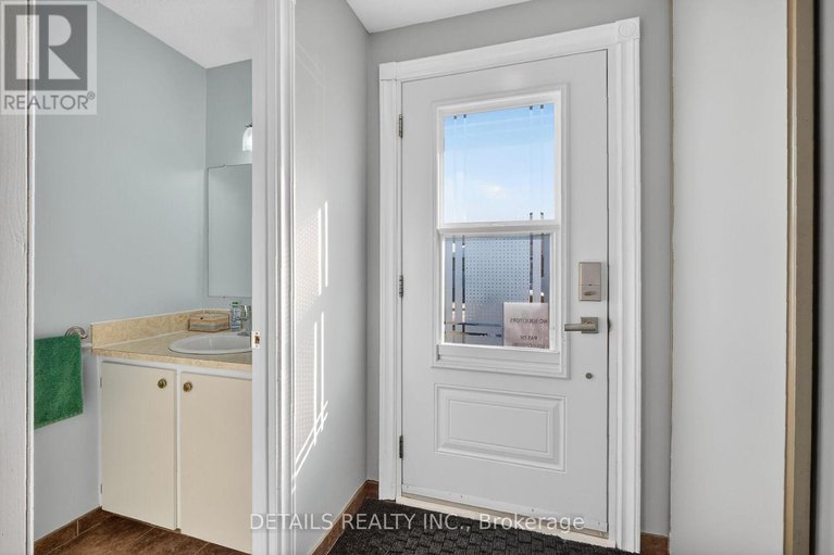 29397996/1029-avignon-court/orleans-wood/ottawa/ontario/K1C2N4_4