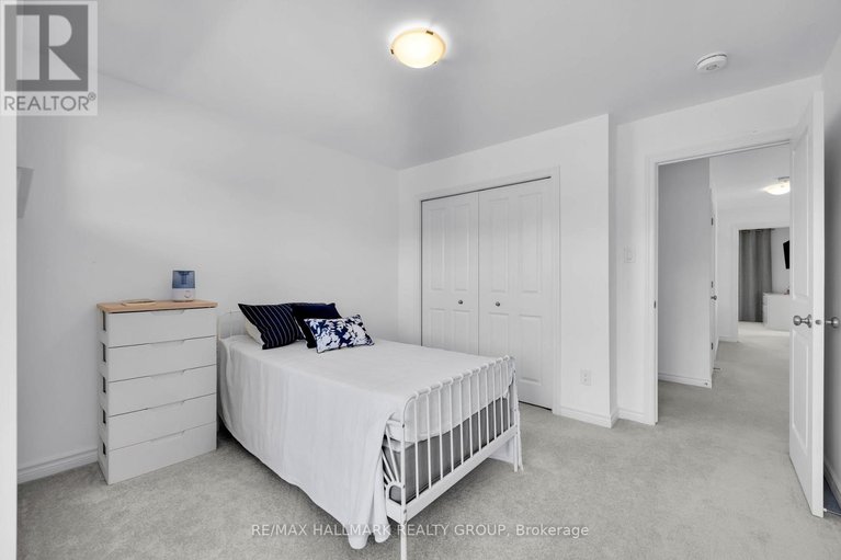 29635213/112-crevasse-road/mer-bleuebradley-estatesanderson-park/ottawa/ontario/K1W0P9_40