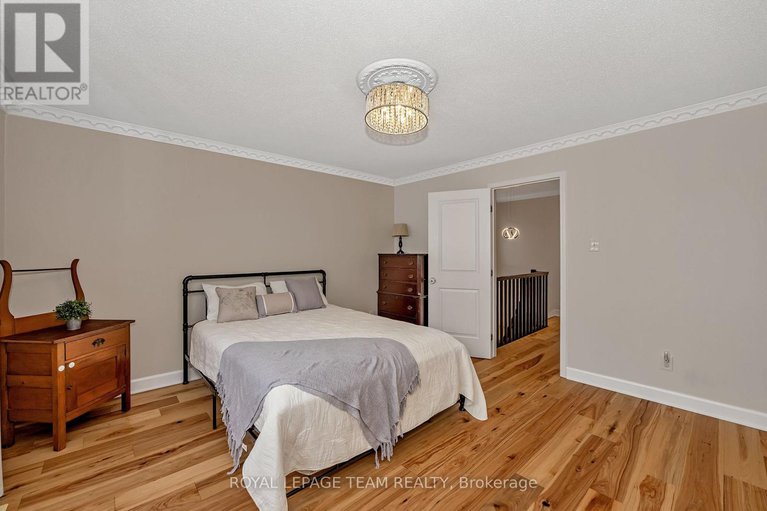 29014548/430-haresfield-court/riverside-southgloucester-glen/ottawa/ontario/K4M0B6_16