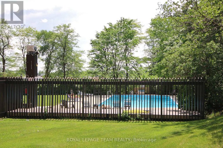 28457035/708-20-chesterton-drive/borden-farmstewart-farmcarleton-heightsparkwood-hills/ottawa/ontario/K2E6Z7_47