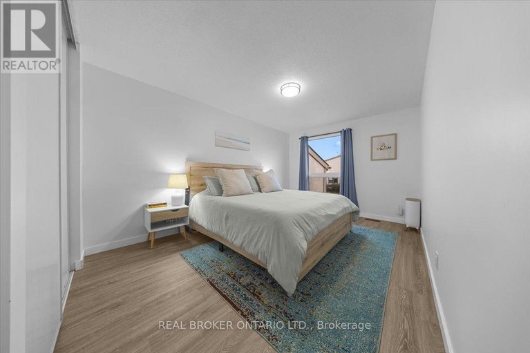 29616177/2049-stonehenge-crescent/pineview/ottawa/ontario/K1B4N7_24