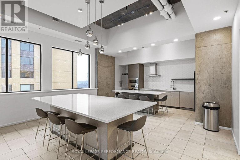 29665093/1118-105-champagne-avenue-s/west-centre-town/ottawa/ontario/K1S5E5_25