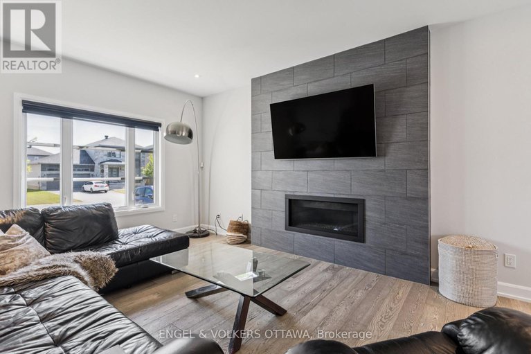 28649203/529-lucent-street/village-of-russell/russell/ontario/K4R0G3_6