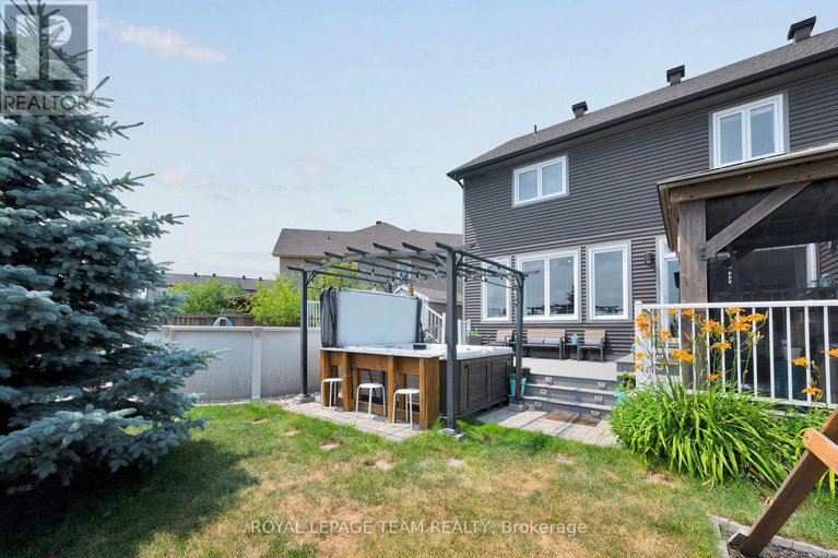 28591653/36-cento-way/stittsville-north/ottawa/ontario/K2S0W4_44