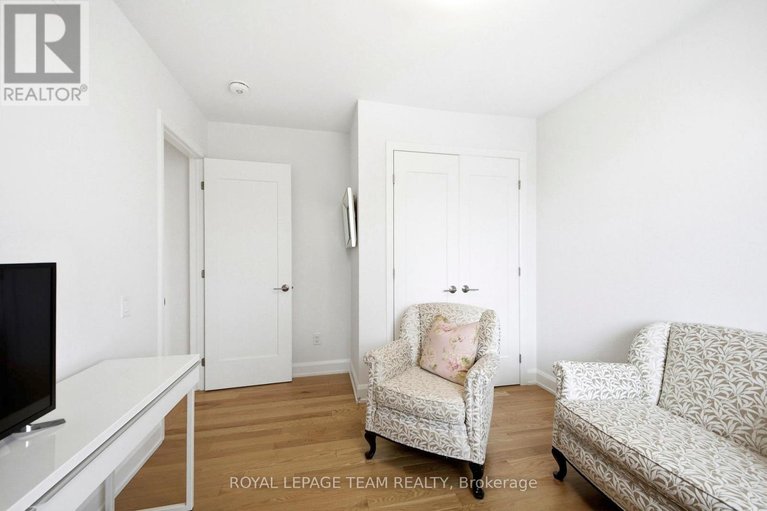 29635214/526-edison-avenue/mckellarhighland/ottawa/ontario/K2A3Y5_26