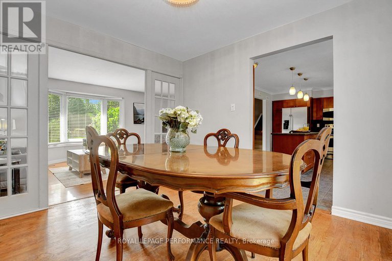 28805867/124-des-pins-street/village-of-russell/russell/ontario/K4R1C5_11
