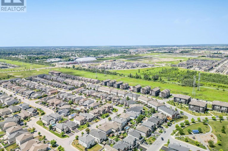 28640843/217-balikun-heights/emerald-meadowstrailwest/ottawa/ontario/K2V0A6_41